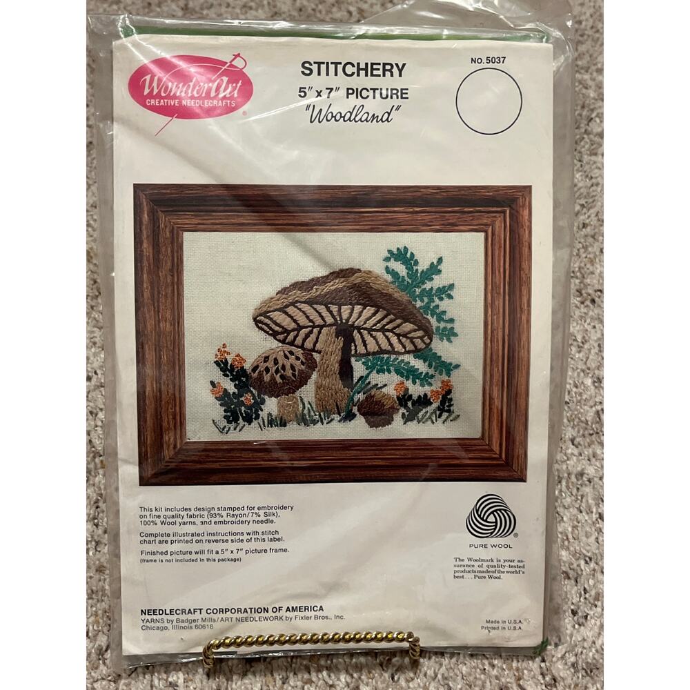 WOODLAND Mushrooms Wonder Art Stitchery Embroidery Crewel # 5037 Vintage 1970s